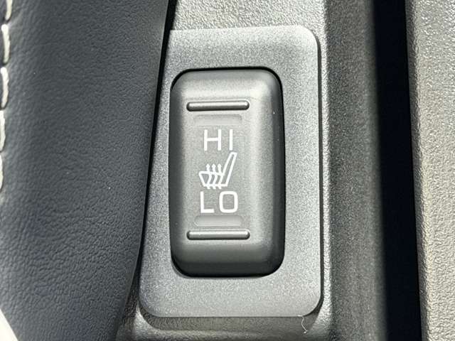 【シートヒーター】寒い日には必要ですね！！運転をさらに快適にしてくれます！！