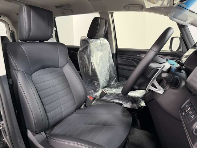 【1列目】店舗にて現車の確認も頂けます！ 最新ナビ(フルセグ・DVD再生)もご案内しております。カロッツェリア・アルパイン・イクリプスのカーナビを取扱っています！バックカメラ(バックモニター)の取付も可能！