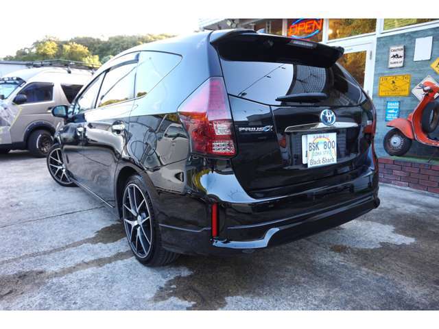 テールレンズも社外品に交換済み！流れるウインカーシーケンシャルパターンと通常点滅パターンに切り替え可能！！