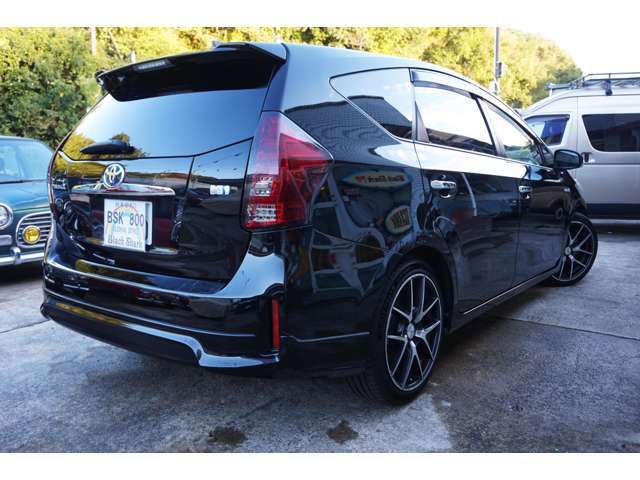 ドライブレコーダーはミラータイプで、フロントとリアを録画しています！！