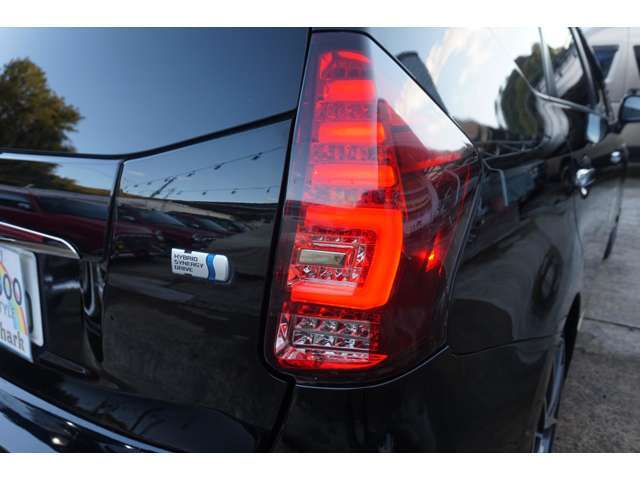 テールレンズも社外品に交換済み！流れるウインカーシーケンシャルパターンと通常点滅パターンと切り替え可能！！