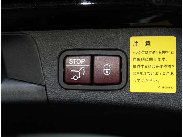 DOHC V型8気筒ツインターボ　電子制御7速AT　パドルシフト　ECOスタート/ストップ　AMGダイナミックセレクト　イモビライザーエレクトロニックキー　キーレスゴー　右ハンドル　正規ディーラー車