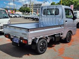 ツヤツヤピカピカ☆ボディガラスコーティング施工！！汚れが付きにくく、洗車も楽々♪撥水性も良く愛車が見違える程です！