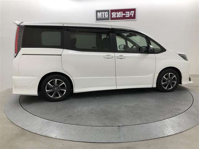 自動車保険やJAFも取扱いしています。土日も対応してますよ　♪♪