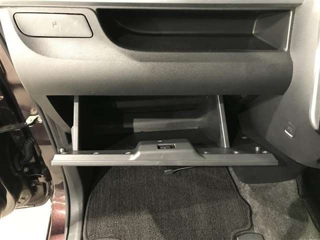 取り出しやすく、しまいやすい収納スペースが満載です。ティッシュやペットボトル等、用途に合わせた収納が可能ですので、使い方はあなた次第！