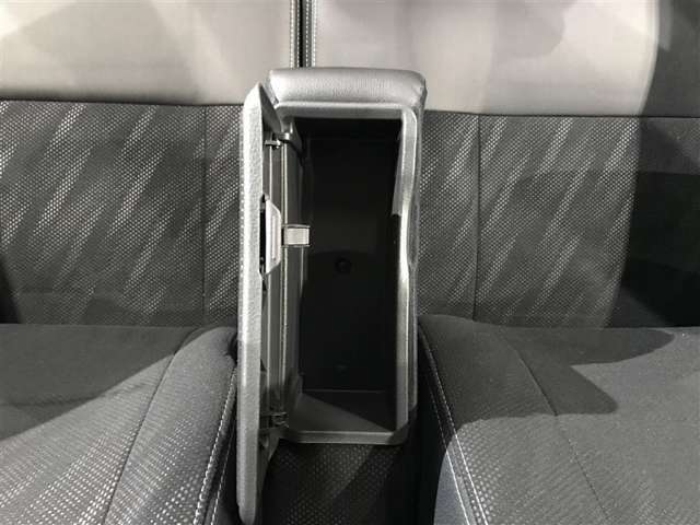 取り出しやすく、しまいやすい収納スペースが満載です。ティッシュやペットボトル等、用途に合わせた収納が可能ですので、使い方はあなた次第！