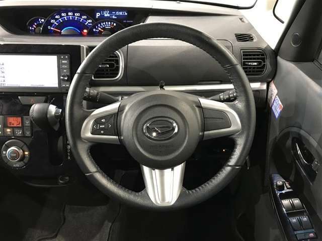 ドライバーに寄り添う快適な操作フィールをもたらすステアリングです。