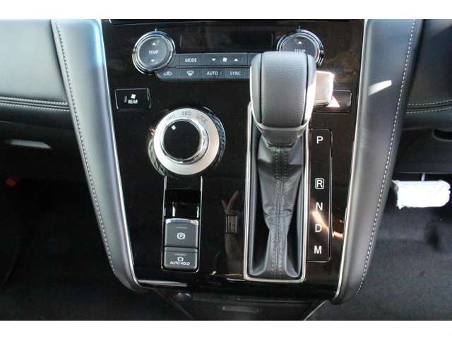 愛車を傷から守る、人気のプロテクションフィルムもお買い得価格で施工可能です★部分施工から丸ごとラッピングも可能です★