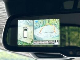 【アラウンドビューモニター】専用のカメラにより、上から見下ろしたような視点で360度クルマの周囲を確認することができます☆死角部分も確認しやすく、狭い場所での切り返しや駐車もスムーズに行えます。