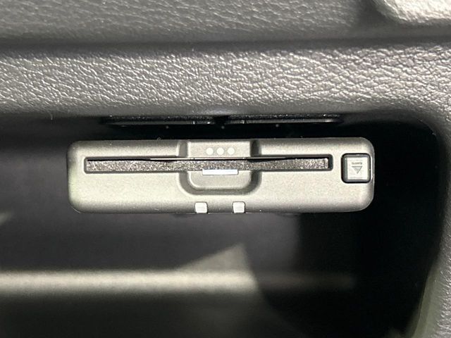 【ETC】高速道路の料金所をストレスなく通過！話題のスポットやサービスエリアに多い「スマートIC」利用時は必須のアイテムです。当店でセットアップを実施、ご納車当日からすぐにご利用いただけます！