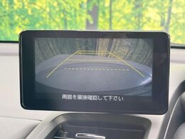 【バックカメラ】駐車時に後方がリアルタイム映像で確認できます。大型商業施設や立体駐車場での駐車時や、夜間のバック時に大活躍！運転スキルに関わらず、今や必須となった装備のひとつです！