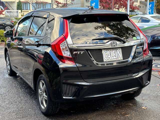 リアはプライバシーガラスになっていますので、外からの視線も気になりません♪防犯性にも優れていますね♪夏の強い日差しもカットしてくれます♪