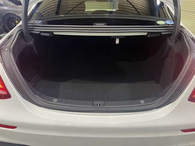 輸入車を通じて感動と歓びを。CAR　INC　Import　Selectionでございます。