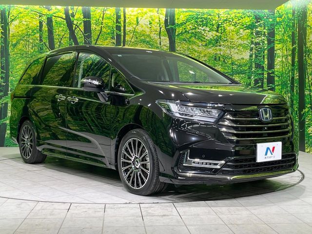 高透明度のガラス皮膜で撥水はもちろん、上質なツヤ・光沢を実現。紫外線や酸性雨から大切な愛車を保護し、色あせ・劣化を防止。「弾スプラッシュコート」、「弾プリミッサコート」からお選びいただけます。