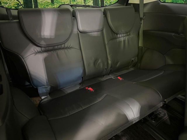3列目シートはもちろん状態良好☆大人でもゆったりと座って頂けますので、大人数でのお出かけもラクラクです♪ご家族で、気の知れた仲間で、ドライブに行くのが楽しみですね♪
