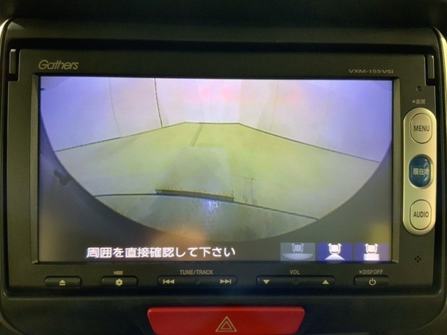 リアカメラ付で、後方をナビ画面で確認。車庫入れも安心です。もちろん、バックギアと連動しています。