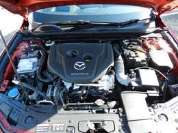 きれいなエンジンルームです。