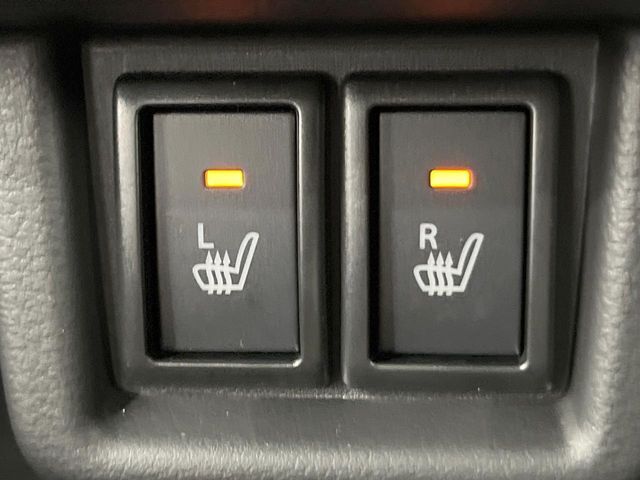 【シートヒーター】寒い日に重宝するシートヒーター！エアコンより早く温まってくれるので寒がりの人も安心ですね♪エアコンの温風は乾燥するから苦手、という方にもをおすすめです。