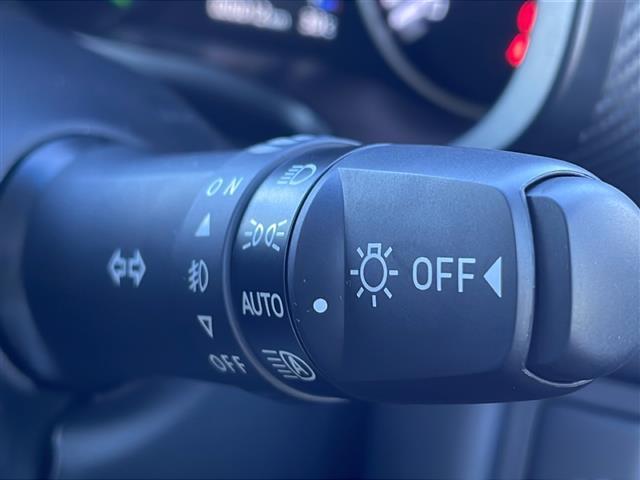 【　オートライト　】オートライトなのでライトの点け忘れを気にすることなく運転が出来ます♪