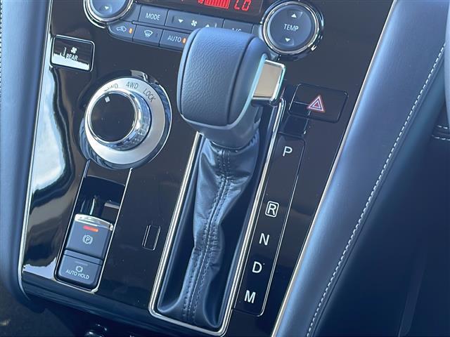 【　シフト　】スムーズなシフトチェンジで快適にお車を操縦していただけます！
