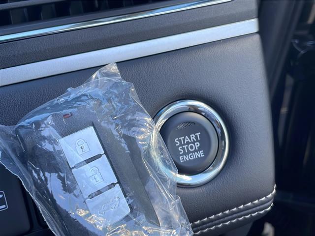 【　スマートキー・プッシュスタート　】鍵を挿さずにポケットに入れたまま鍵の開閉、エンジンの始動まで行えます！