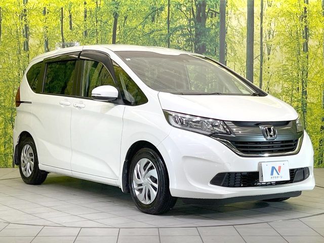 大好評のボディコーティング「弾スプラッシュコート」もご納車までに施工可能。通常のガラスコートと異なる、耐久年数6年の無機質ガラスコーティングが、ボディをキレイな状態に保ってくれます。
