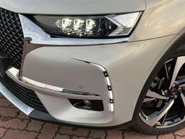 LEDマトリクスビジョン。LEDライトがとても明るく夜も安心のドライブが可能です。