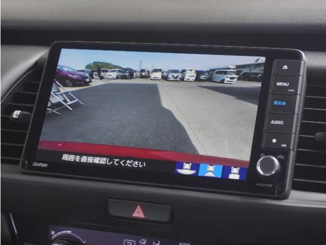 ◆バックカメラ◆リバースにするだけで映ります、後方の安全確認や、狭い駐車場での車庫入れ、雨の日や夜間など視界の悪い時に便利です！安全にバックする為には欠かせない装備です。
