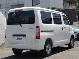 乗用車からトラック、バスまで多彩な車種を扱っております。気になるお車やお探しのお車がございましたら、一度ご連絡ください。