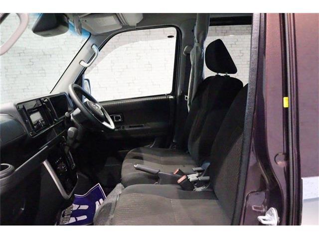 体格に合わせてシートの位置をきめ細かく調節できるので、いつでも最適な運転姿勢をキープ。操作も軽く、ラクラクです