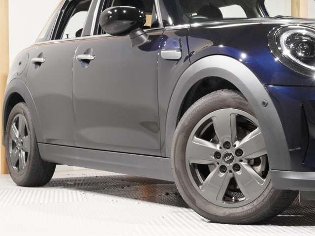 ■※注意※ショールーム以外の離れたモータープールにて保管している車輌が多数あるため、実車をご覧になりたい場合は、お手数ですがご来店前に事前確認のご連絡を頂きますようお願い致します。