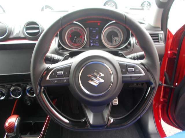 握りやすい大きなハンドルで運転しやすいです♪