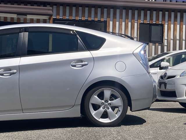 当店のお車は全車安心保証付！！指定工場、板金工場完備しています！！