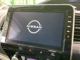 【純正9型ナビ】人気の純正ナビを装備しております。ナビの使いやすさはもちろん、オーディオ機能も充実！キャンプや旅行はもちろん、通勤や買い物など普段のドライブも楽しくなるはず♪