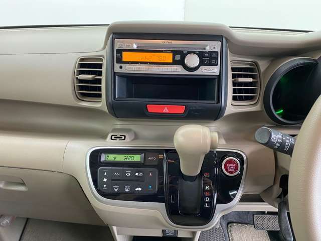 豊富な知識量を備えた自動車販売歴20年のスタッフが在籍している親切丁寧でアットホームなお店です！女性のお客様もお気軽にご来店ください！　【カーセンサーお問合せ用無料TEL：0078-6002-280014】