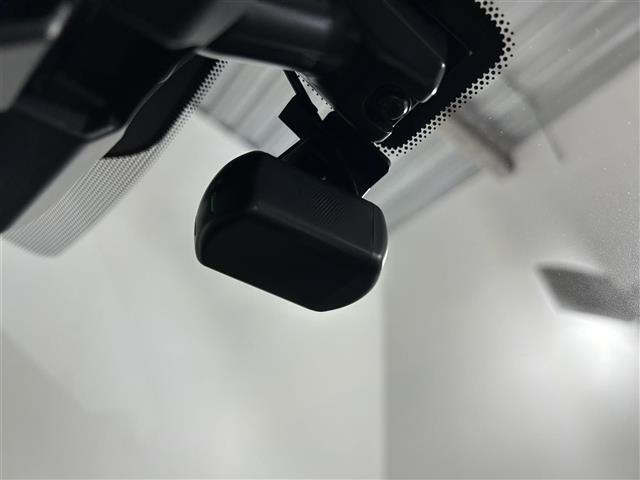 【後部座席操作部】後部座席を快適に過ごしていただくための便利な装備が付いています！