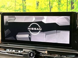 【メーカー純正ナビ】インテリアに溶け込むスタイリッシュな「専用設計」メーカーナビを装備♪視認性や操作性など基本性能にも優れ、より上質なカーライフをお楽しみいただけます。