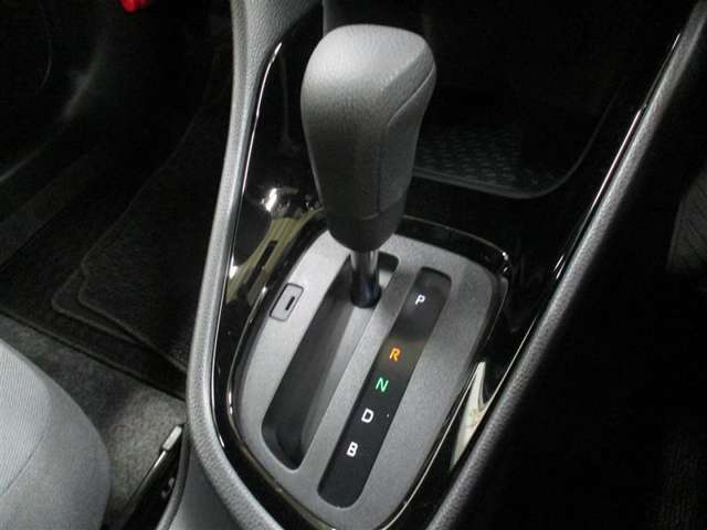 ☆Super CVT-i☆常に効率のよいエンジン回転数をキープし、燃費の向上に貢献します。変速ショックのない滑らかな走りも楽しめます♪