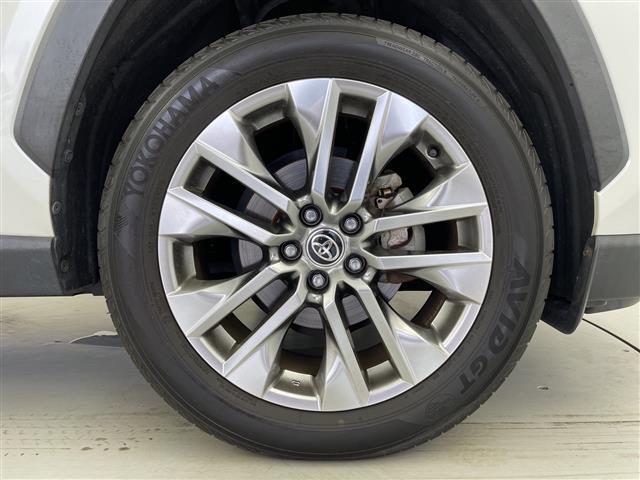 【タイヤ・ホイール】足回りもかっこよく決まってます！社外のアルミやスタッドレスタイヤも取り扱いございます！！ドレスアップもカスタマイズもお任せください！！