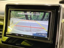 【バックカメラ】駐車時に後方がリアルタイム映像で確認できます。大型商業施設や立体駐車場での駐車時や、夜間のバック時に大活躍！運転スキルに関わらず、今や必須となった装備のひとつです！