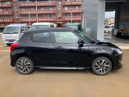 写真ではわかりづらい部分もあるかと思いますので、興味の湧いた方は是非当店までご来店下さい♪