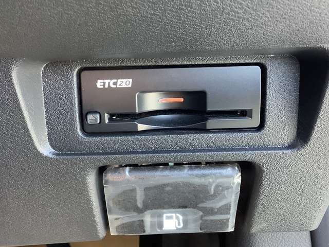 ETC車載器付きです。