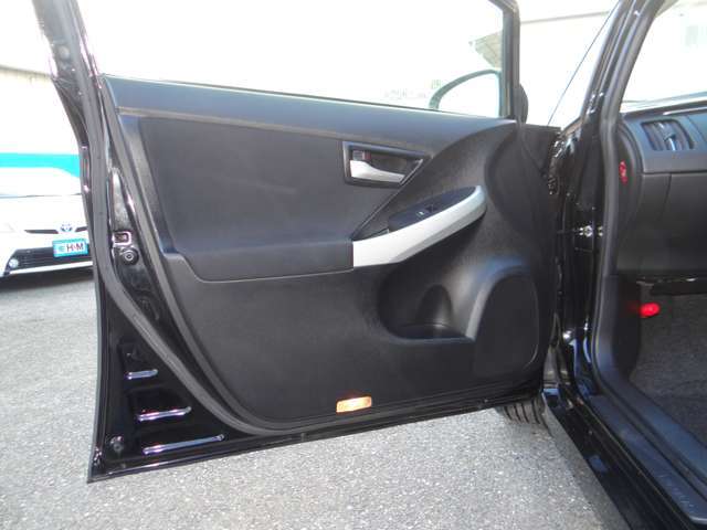 ローンが不安な方は当店ホームページにて事前審査も可能です。当店はお支払いについてもご購入前よりしっかりサポートさせていただきます。お気軽にご相談ください！