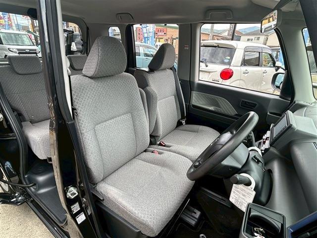 運転席側のシートです。