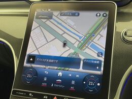 ●11.9インチ純正ナビ:一体感のある大画面ナビは、高級感ある車内を演出してくれます。オーディオ機能の充実だけでなく、視認性にも優れたナビ画面は見やすくストレスのないドライブをサポートしてくれます♪