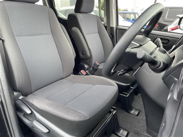 【1列目シート】もちろん車内はキレイです♪よりクリーンな状態をキープしたいお客様には『シート撥水コーティング』がおすすめ！除菌・消臭に効果を発揮し多くの方にご好評いただいております。