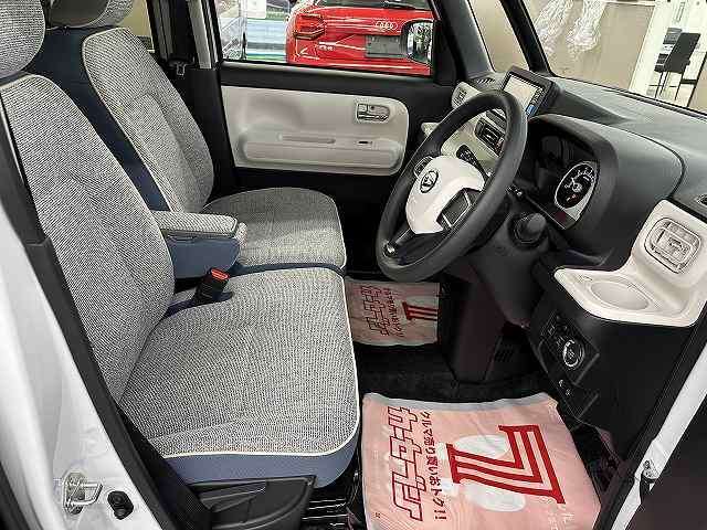 国産、輸入車を問わず提携工場にて熟練の整備士さんがしっかりご納車の整備をいたします。もちろん、ご納車後の修理や車検も承ります。お気軽にご相談下さい。