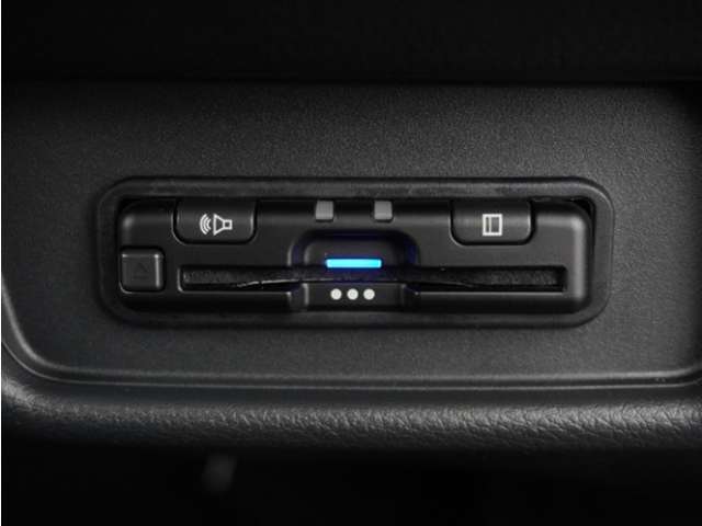 今や必需品の◆ETC車載器　装備車◆　有料道路を利用する際にスムースに通過でき、わずらわしい料金支払いから開放されます！