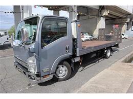 価値が高いです！大人気！エルフトラック！H22！17.8万km！フルフラットが大人気！また3000kg積めます！ディーゼルターボ！6MT！こちらは正規オークションで厳選仕入れ！修復歴無！上物です！