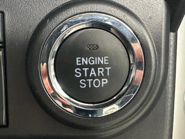 国産車から輸入車まで多様なお客様のニーズのお応えできるように、全国規模で豊富な在庫展開！車のことならWECARSへ！